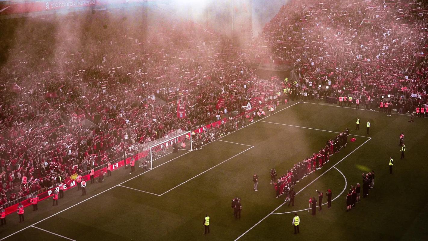 米体：托蒂被前妻指控留小女儿独自在家，检方认为指控不成立（米体报道：前妻控诉托蒂让小女儿独自在家，检方认定指控不成立）