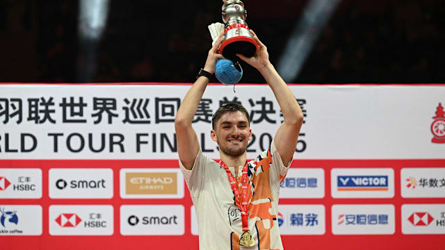 罗马诺：赖扬激活山东队旧将格德斯的续约选项，新合同至27年（罗马诺：赖扬已激活格德斯续约条款，山东队旧将新约至2027年）