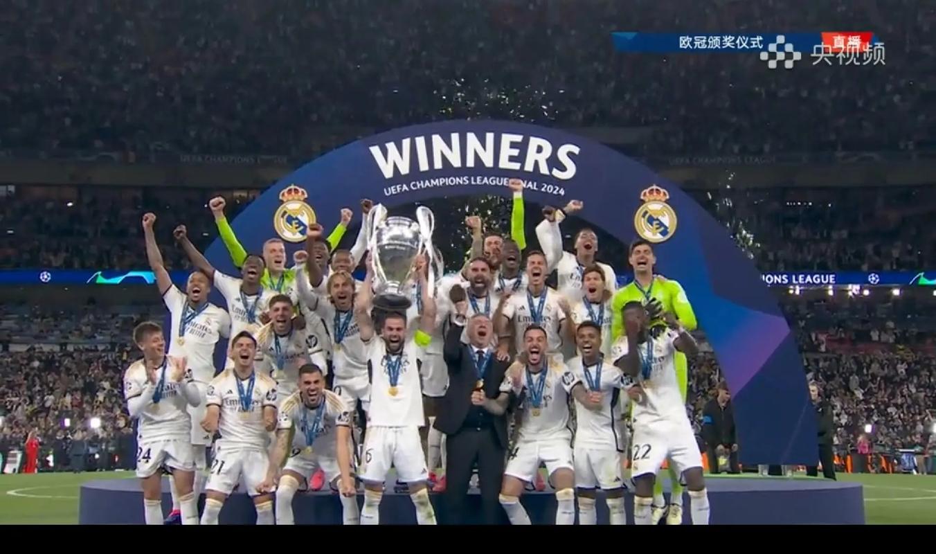 官方：蔚山球员李东炅当选2025年K1联赛MVP；本赛季13球12助（官宣：蔚山球员李东炅加冕2025赛季K1联赛MVP，本季贡献13球12助）